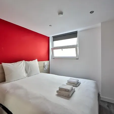 07 Fitness Cinema Apartment