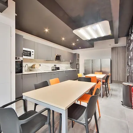 Apartment 07 Fitness Cinema
