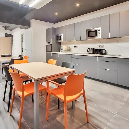 07 Fitness Cinema Apartment *