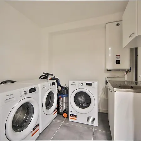 07 Fitness Cinema Apartment